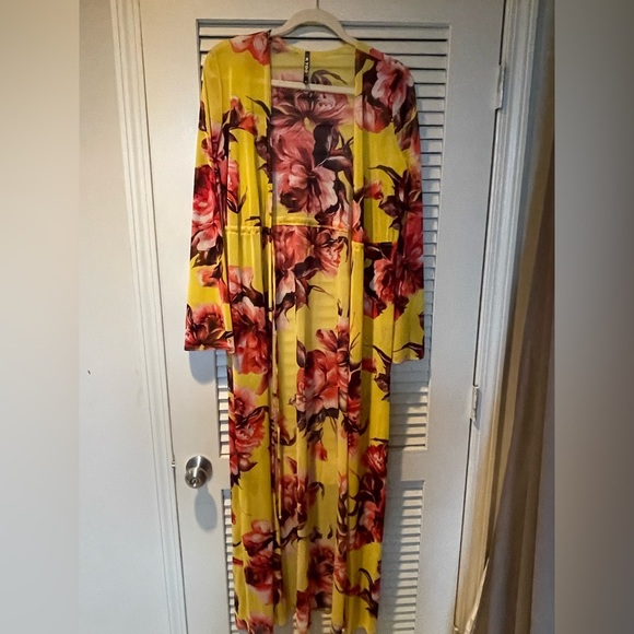Colorful floral M Sheer Duster / Cover Up - Picture 3 of 5